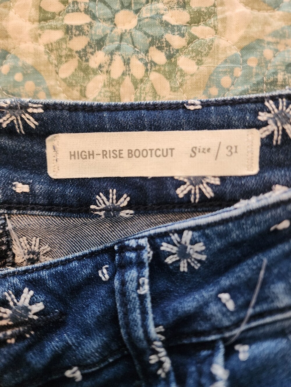Anthro Pilcro Boho Daisy Flower Embroidery High Rise Cropped Flare Jeans - Picture 7 of 10
